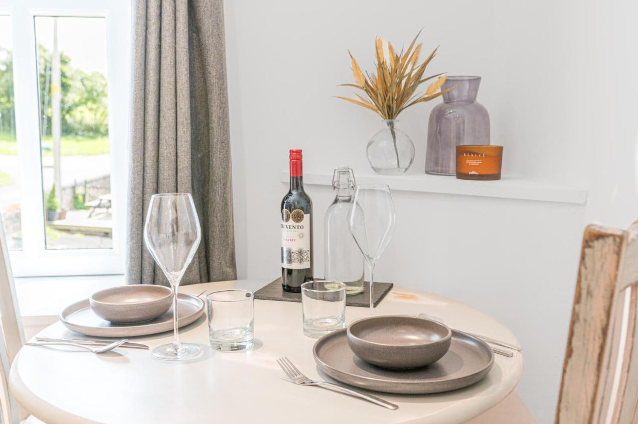 The Black Dog Apartment Dalton in Furness Bagian luar foto